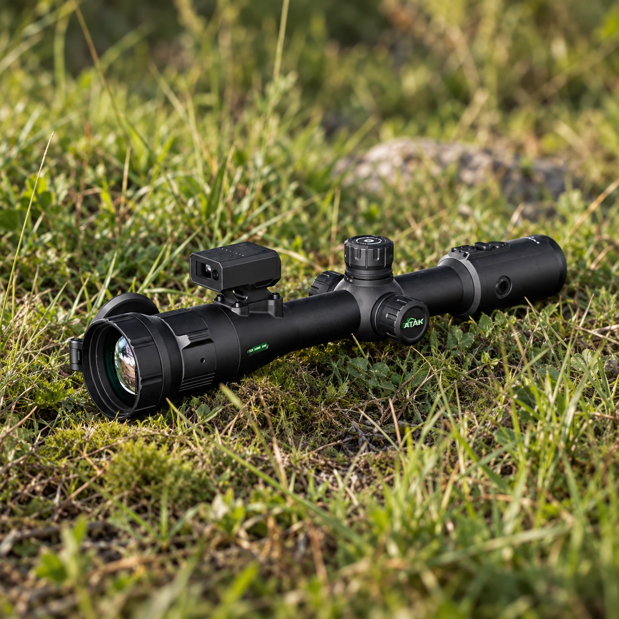 Тепловизионный прицел ATAK ET26-50LRF Tube с дальномером и креплением на Picatinny